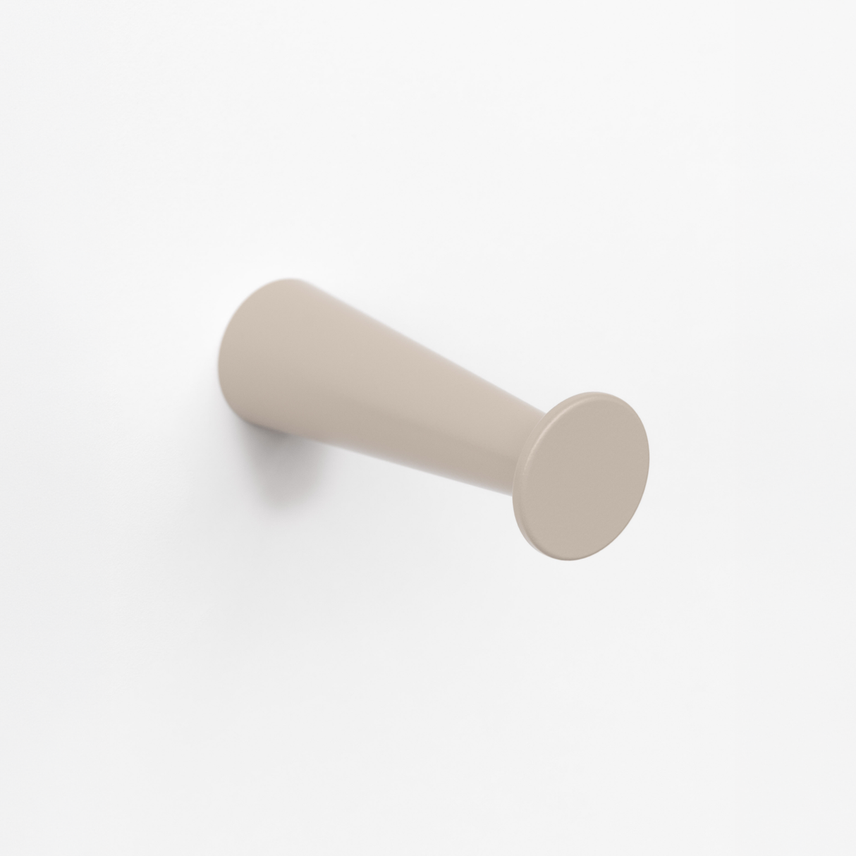 FSB 8460 Mantelhaken in Les Couleurs® Le Corbusier® Ombre Naturelle Clair, freigestellte Produktansicht.