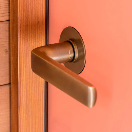 Türgriffe und Fenstergriffe aus Bronze