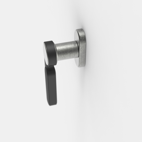 FSB 1138 Fenstergriff von Dieter Rams rgs in Aluminium Pure 0013 und Schwarz 0810, freigestellte Produktansicht, Draufsicht.