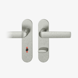 FSB 1267 WC-Garnitur von Mies van der Rohe mit ovalem Kurzschild in Aluminium Pure 0013, freigestellte Produktansicht.
